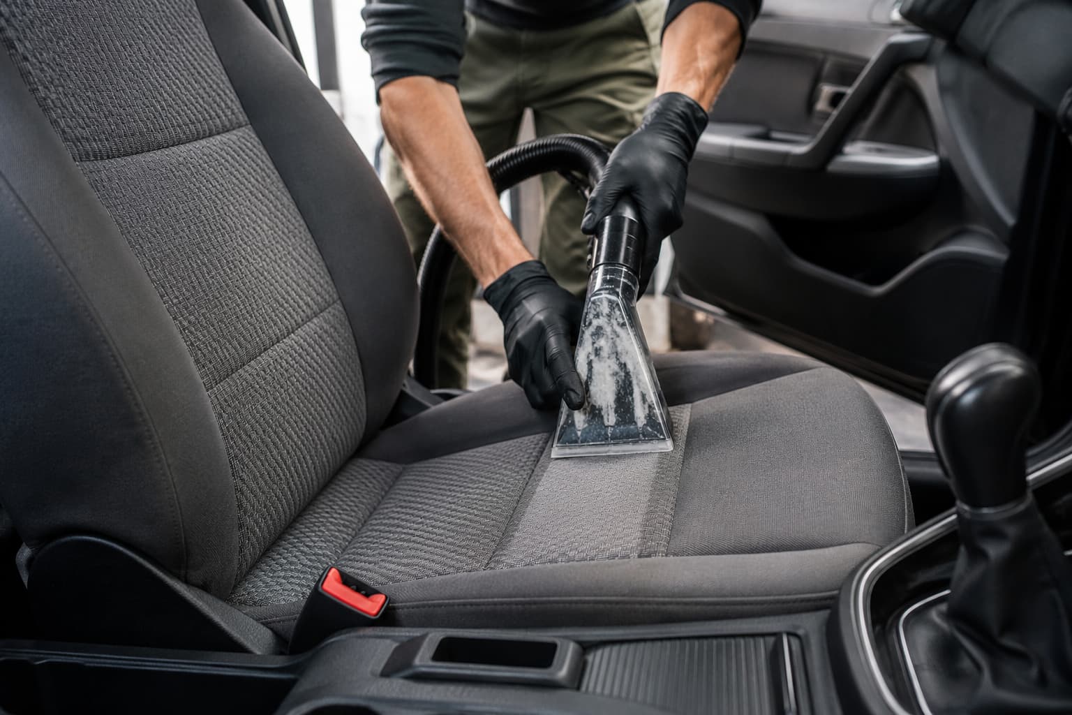Dubinsko pranje auto sjedišta i enterijera